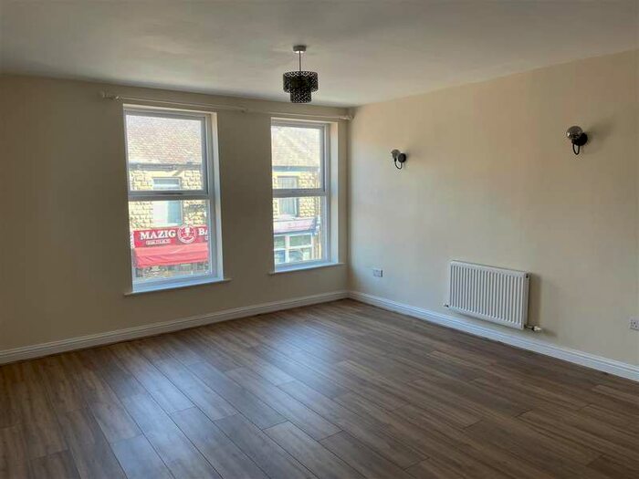 1 Bedroom Flat To Rent In Union Road, New Mills, High Peak, SK22