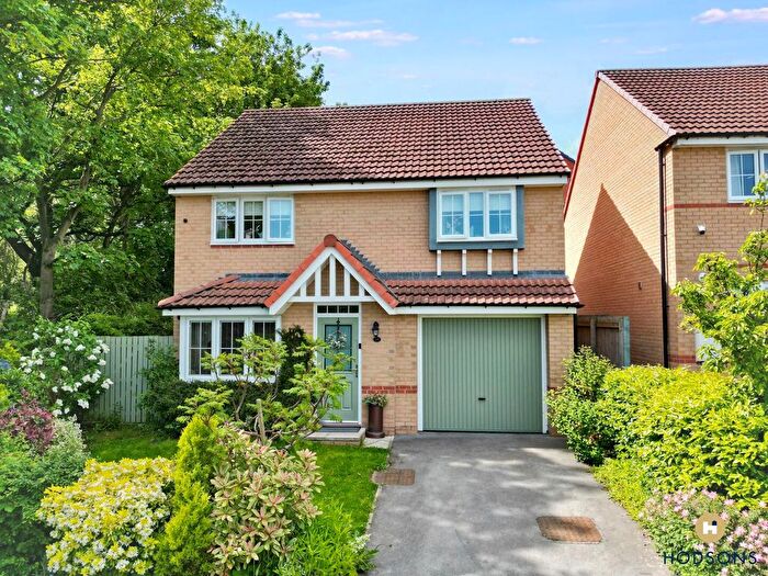 4 Bedroom Detached House For Sale In Sullivan Avenue, Wakefield, WF2