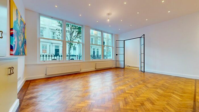 3 Bedroom Flat To Rent In Finborough Road, London, SW10