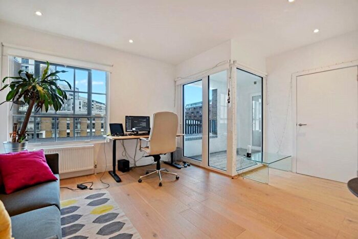 1 Bedroom Apartment To Rent In Clyde Square, London, E14