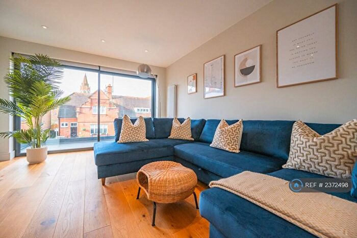 3 Bedroom Flat To Rent In Victoria Mews, Henley-On-Thames, RG9