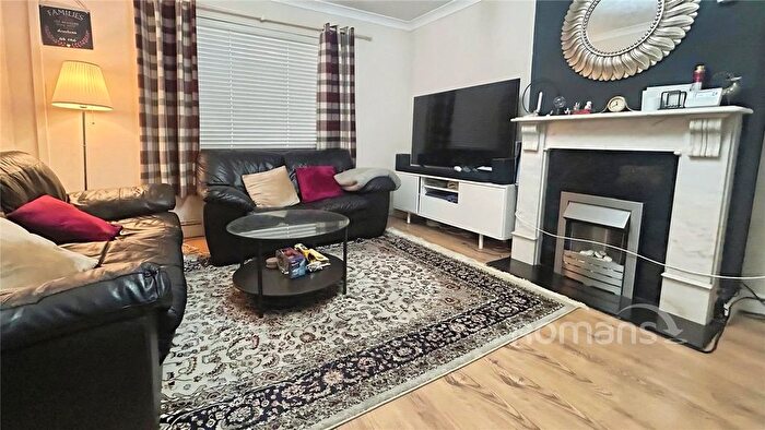 3 Bedroom Semi Detached House For Sale In Beech Close, West Drayton, UB7