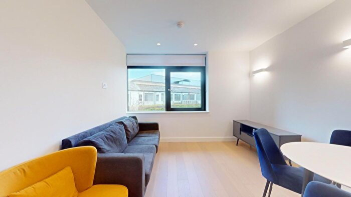 1 Bedroom Flat To Rent In New Horizons Court, Brentford, TW8