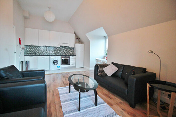 2 Bedroom Flat To Rent In Kilburn High Road, Kilburn, NW6