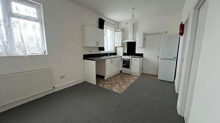 2 Bedroom Flat To Rent In Cranbrook Road, London, IG6