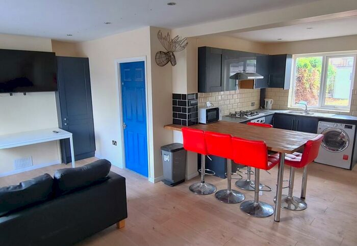 5 Bedroom Semi-Detached House To Rent In Bed Student House - Oxford Road, CT1