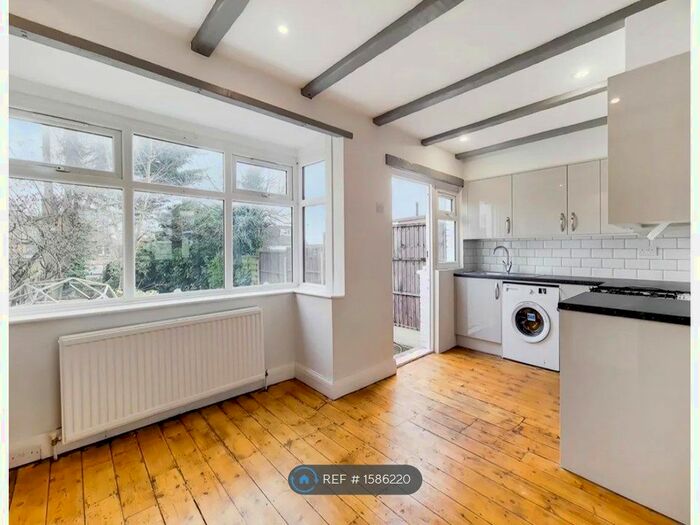 2 Bedroom Terraced House To Rent In Dale Avenue, Edgware, HA8