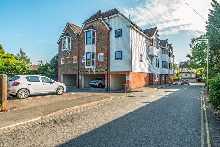 2 Bedroom Flat For Sale In Crondall Lane, Farnham, GU9