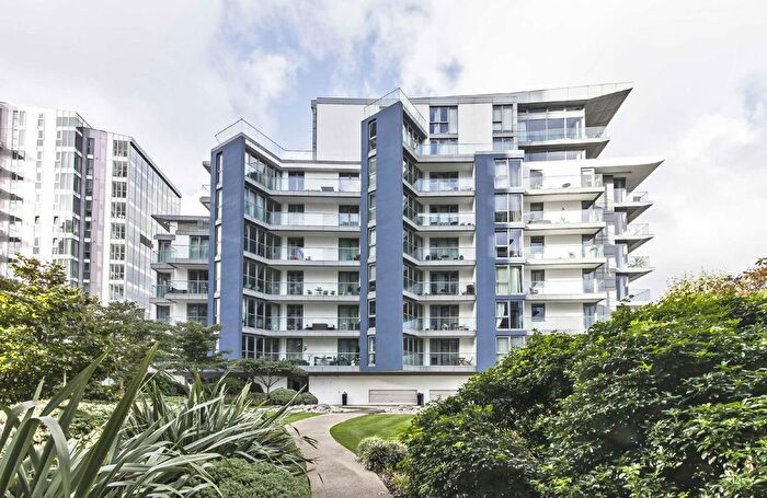 3 Bedroom Flat To Rent In Eastfields Avenue, Wandsworth, SW18