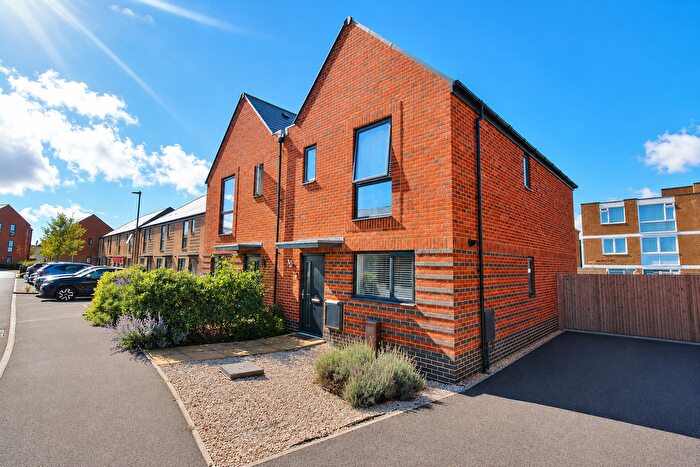 3 Bedroom Semi-detached House For Sale In Ocean Road, Lee-On-The-Solent, PO13