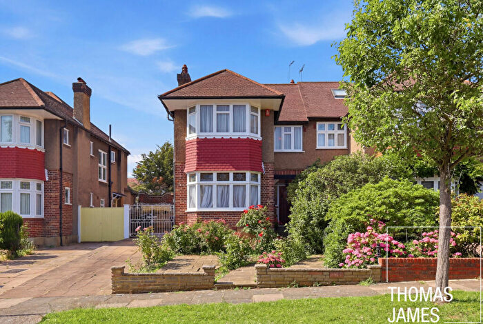 3 Bedroom Semi Detached House For Sale In Corri Avenue, London, N14