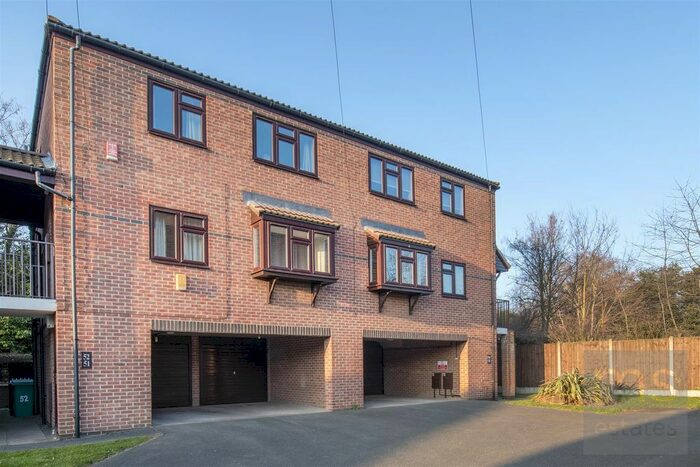 2 Bedroom Flat To Rent In Lenton Manor, Lenton, Nottingham, NG7