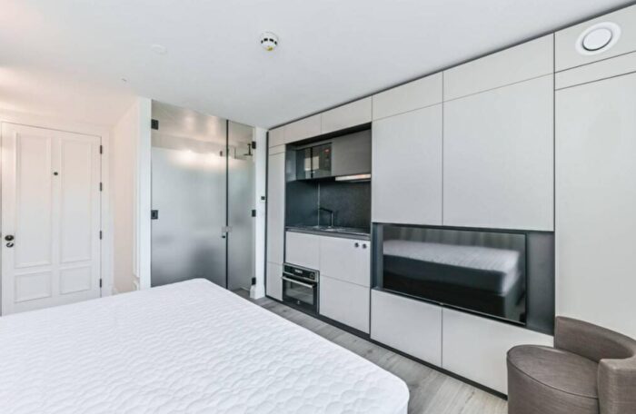 Studio To Rent In Haydon Way, London, SW11