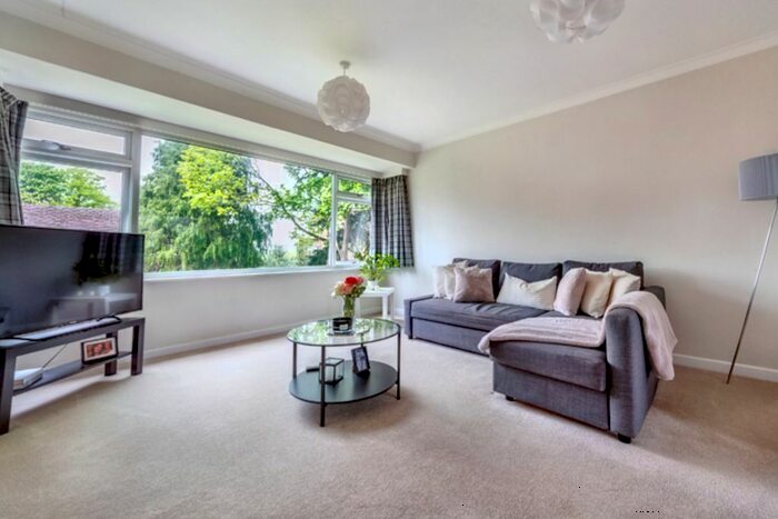 2 Bedroom Flat To Rent In London Road, Guildford, GU1