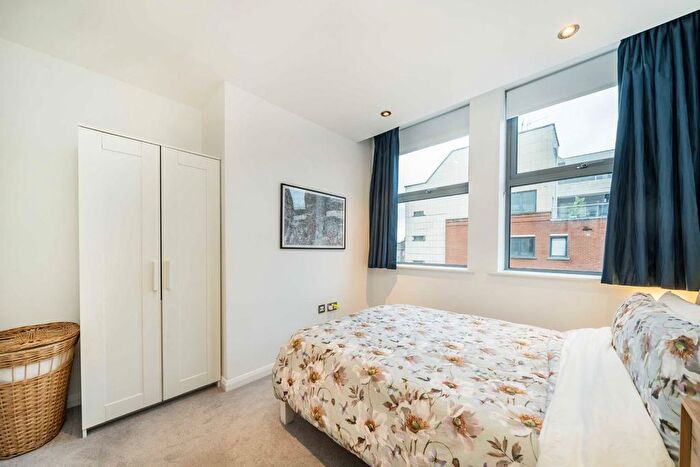 1 Bedroom Flat To Rent In Streatham High Road, London, SW16