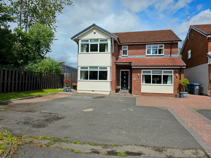 5 Bedroom Detached House To Rent In Manchester Road, Woolston, Warrington, WA1