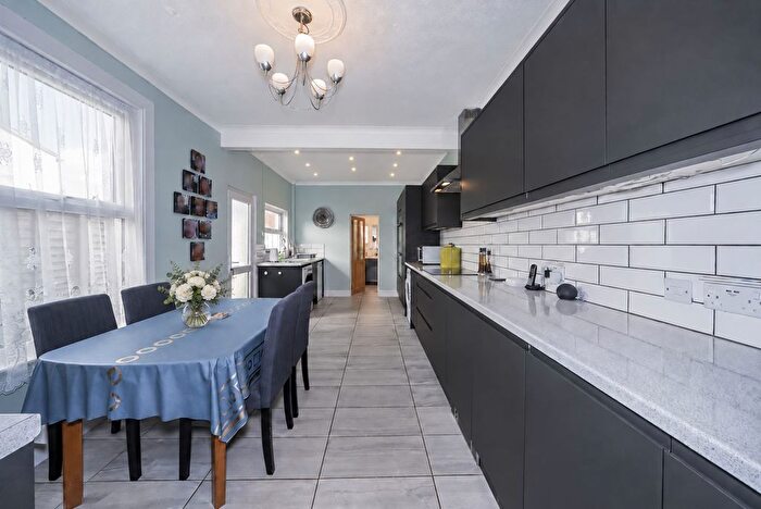 3 Bedroom End Of Terrace House For Sale In Stromness Road, Southchurch Village, SS2