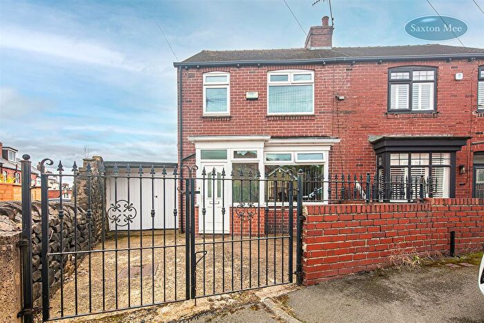 3 Bedroom Semi-Detached House For Sale In Carrville Road West, Sheffield, S6