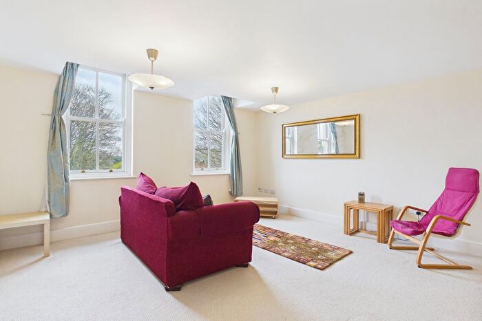 2 Bedroom Flat For Sale In Mill Mount, York, North Yorkshire, YO24