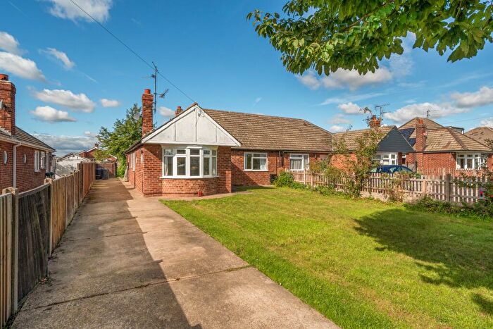 3 Bedroom Semi-Detached Bungalow For Sale In Mill Lane, Saxilby, LN1