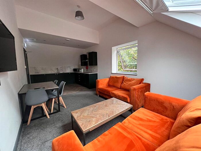 3 Bedroom Flat To Rent In Medburn House, Barker Street, Shieldfield, Newcastle Upon Tyne, NE2