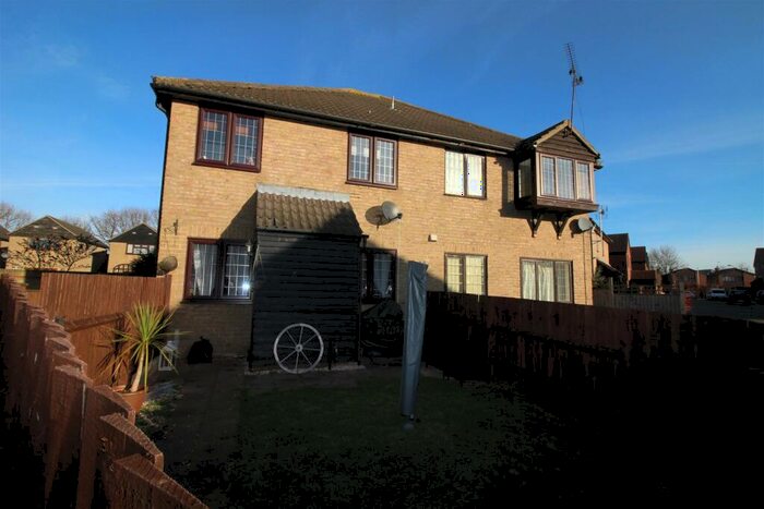 1 Bedroom Semi-Detached House To Rent In Lyndhurst Drive, Bicknarce, Chelmsford, CM3