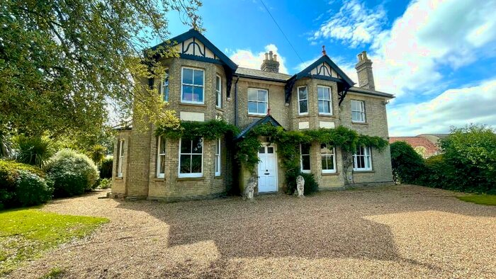 6 Bedroom Detached House To Rent In Maldon Road, Colchester, Essex, CO3