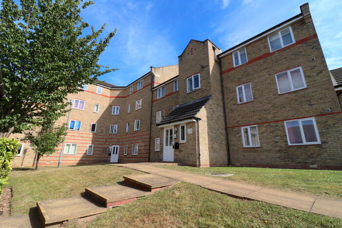 2 Bedroom Apartment To Rent In Evelyn Place, The Village, Chelmsford, CM1