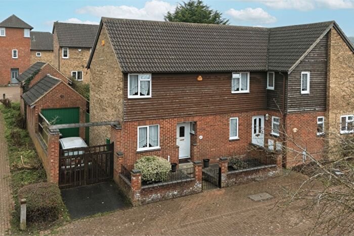 3 Bedroom Semi-Detached House For Sale In Rosecroft Close, Langdon Hills, SS16