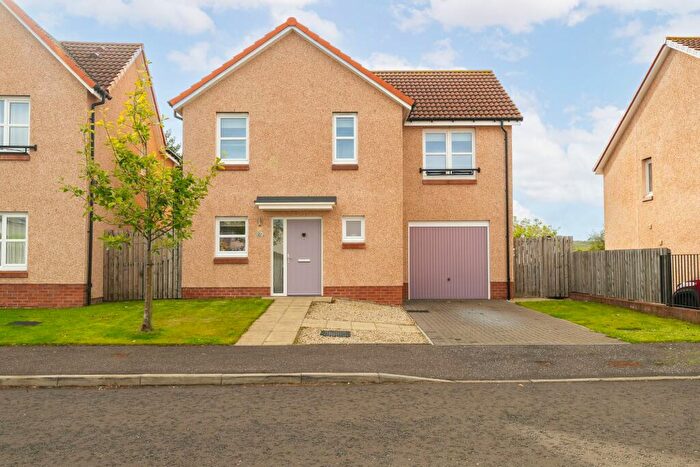 3 Bedroom Detached House For Sale In Cowdenhead Crescent, Armadale, EH48