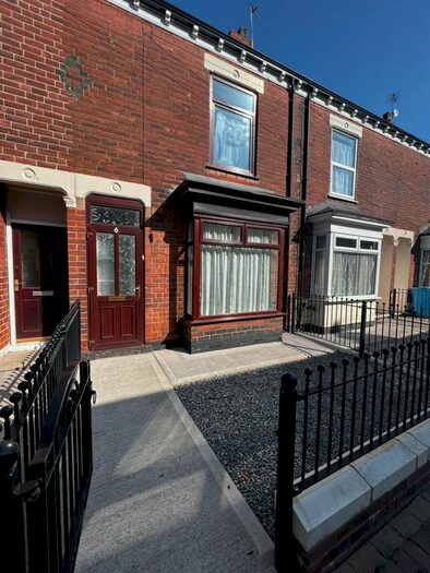 2 Bedroom House To Rent In Estcourt Street, Hull, HU9