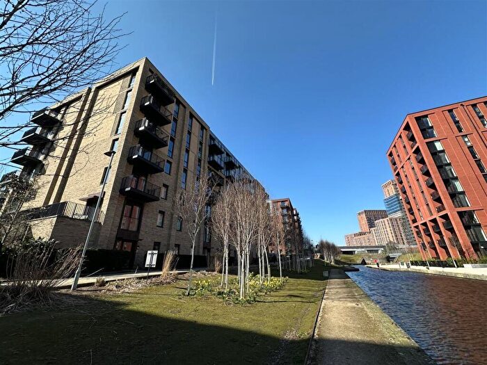 1 Bedroom Apartment To Rent In Lockside Lane, Salford, M5