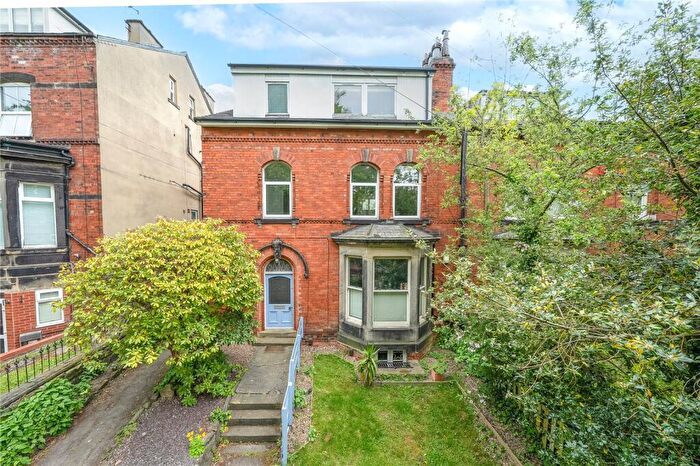 3 Bedroom Maisonette For Sale In Bainbrigge Road, Headingley, Leeds, LS6