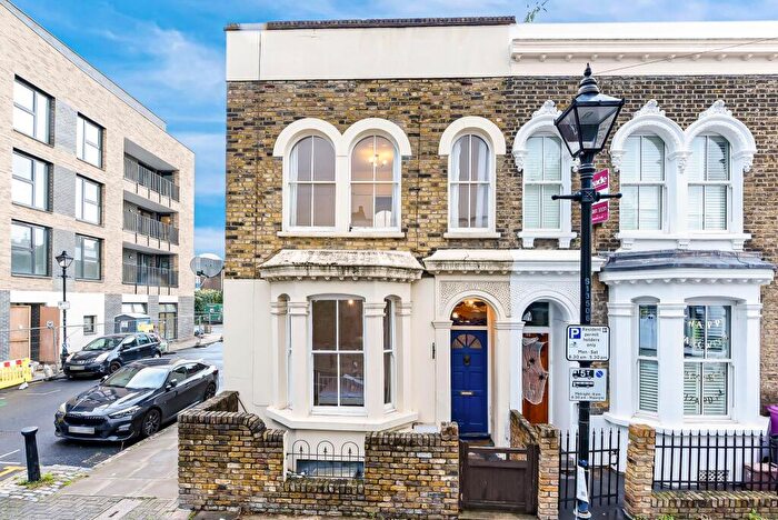 5 Bedroom House To Rent In Strahan Road, E3