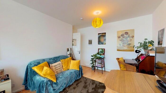 4 Bedroom Maisonette To Rent In Cable Street, Pegswood Court, E1