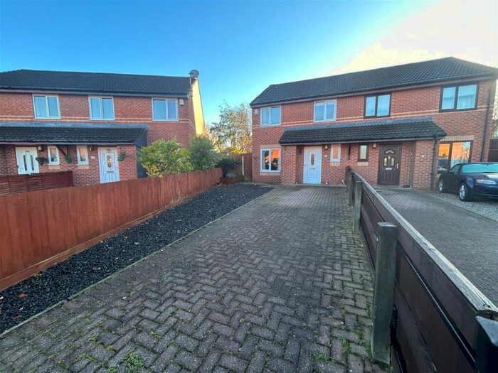 3 Bedroom Semi-Detached House To Rent In Field Close, Burscough, Ormskirk, L40