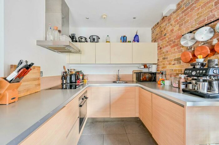 2 Bedroom Flat To Rent In Argyll Road, Woolwich, London, SE18