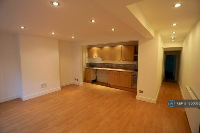 2 Bedroom Flat To Rent In Musgrove Road, London, SE14