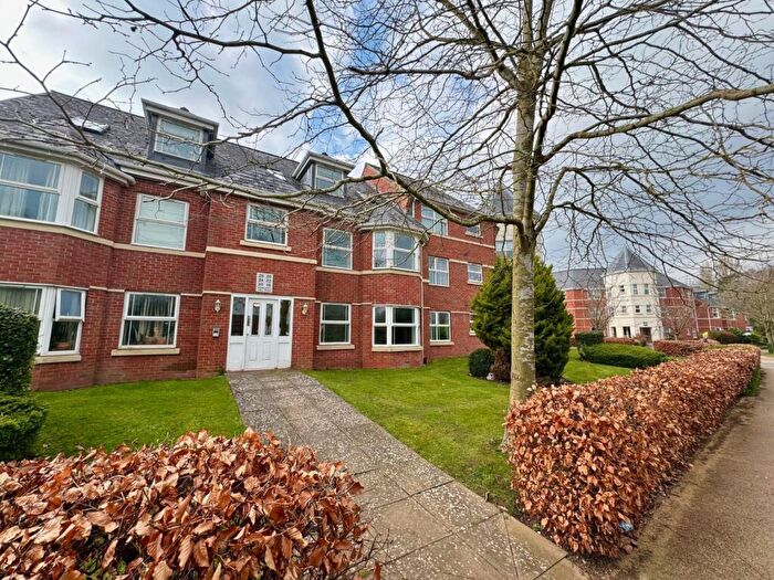 2 Bedroom Flat To Rent In Monkspath Hall Road, Solihull, West Midlands, B91