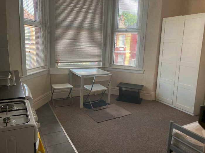 Studio To Rent In Skardu Road, London, NW2