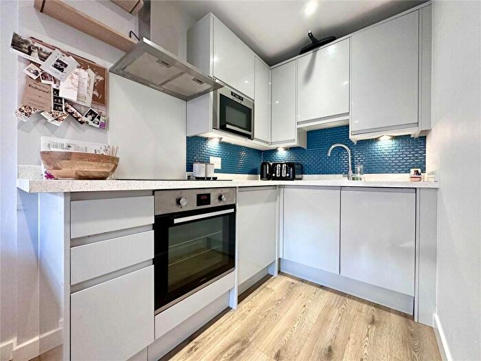 1 Bedroom Apartment For Sale In - Victoria Road, Farnborough, Hampshire, GU14