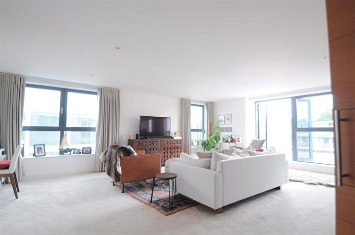 2 Bedroom Flat To Rent In The Residence, Alexandra Terrace, Guildford, GU1