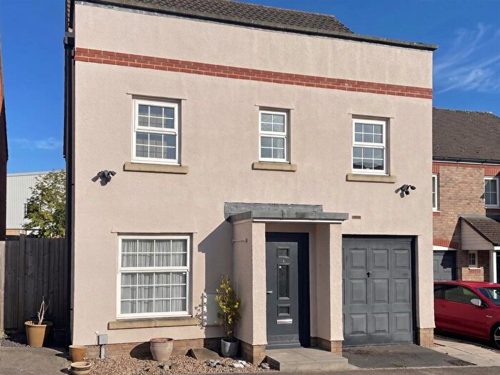 3 Bedroom Detached House For Sale In Halfpenny Road, Harnham, Salisbury, SP2