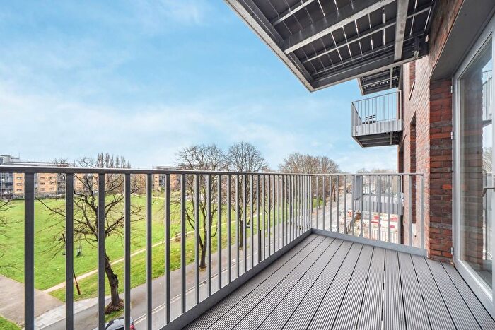 1 Bedroom Flat To Rent In Grove Street, London, SE8