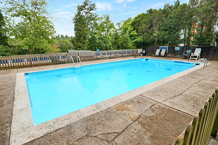 2 Bedroom Apartment For Sale In Tupwood Lane, Caterham, CR3