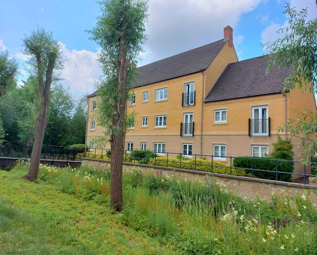 2 Bedroom Flat To Rent In New Bridge Street, Witney, Oxfordshire, OX28