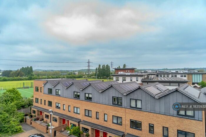 2 Bedroom Flat To Rent In Bodiam Court, London, E17