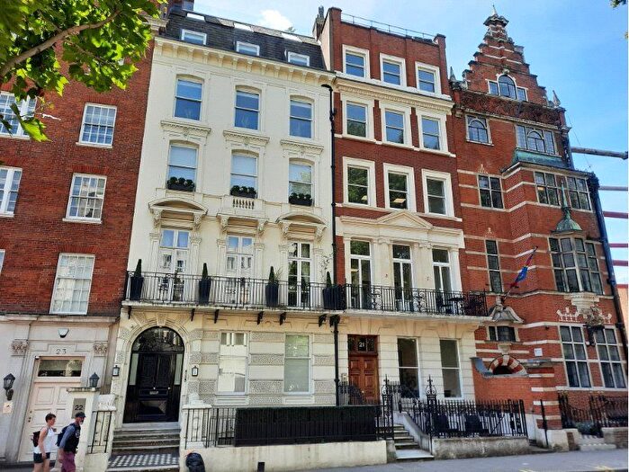 2 Bedroom Flat To Rent In Buckingham Gate, Westminster, London, SW1E