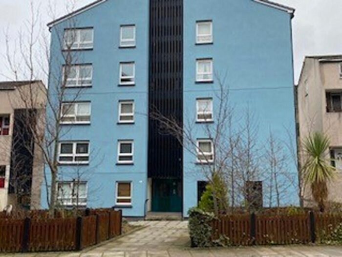 3 Bedroom Flat To Rent In Viewcraig Gardens, Newington, Edinburgh, EH8