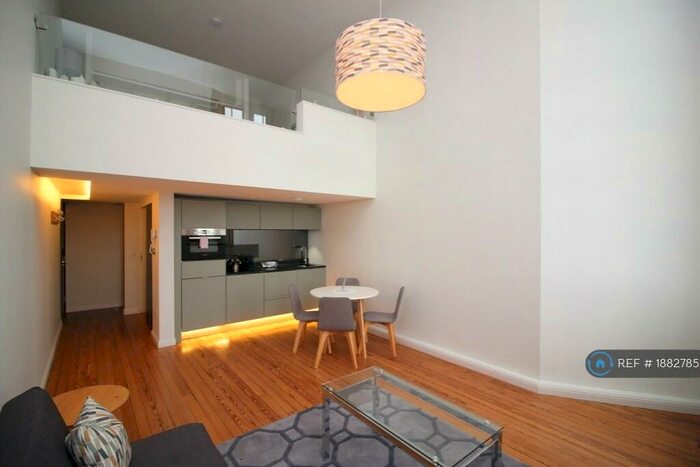 1 Bedroom Flat To Rent In Mcdonald Road, Edinburgh, EH7